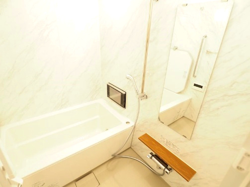 TV付きの浴室★