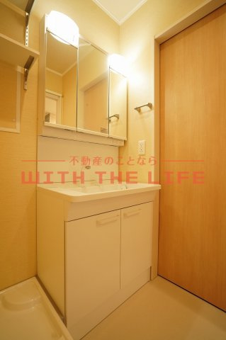 セレッソハイムⅡ【キャッシュバック対象物件】の独立洗面台|独立洗面台、小物を置くことができて便利です