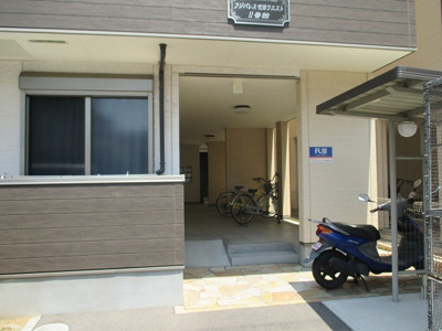 【エントランス】 | フジパレス吹田ウエスト２番館 | 落ちついた外観にマッチしたエントランスです