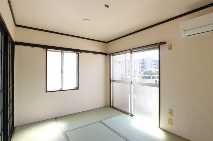 ハイツセイフ Ｂの居間・リビング|こちらの居間で趣味の時間をお楽しみください