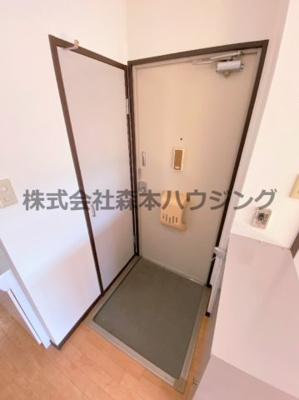 【玄関】 | 　石橋ハイツA | 落ち着いた玄関です