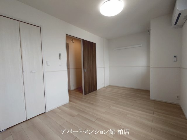 パーシモンNの洋室