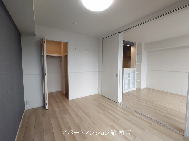 パーシモンNの洋室