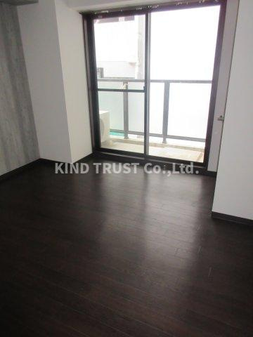 ラ・フォーレ松ケ枝Iの内装|ゆったり過ごせる居間です