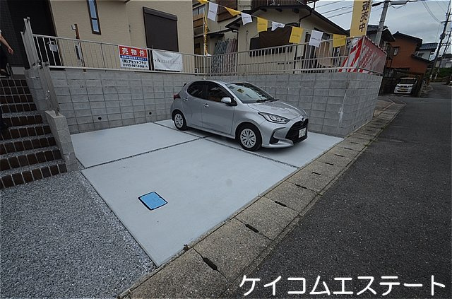 新築住宅　中間市中尾２丁目の駐車場
