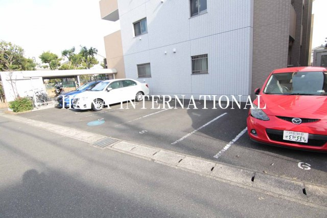 オーベルニュⅡの駐車場