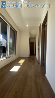 【その他共用部分】 | 2階廊下は幅が広く、一時的に洗濯物等をたたむ余裕があります。