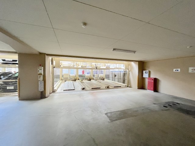 サンシャイン高宮駅前の駐車場