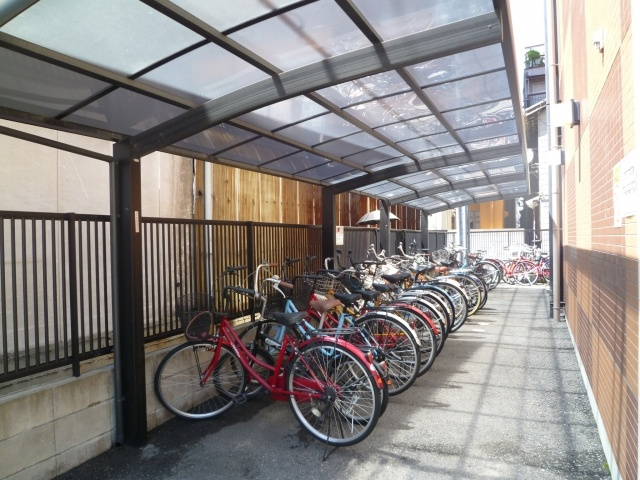 アースヒルズ