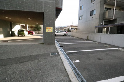 【駐車場】 | セ・ラ・ヴィ山手