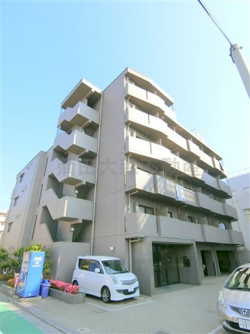 ルーブル蒲田南参番館の外観|2011年7月築　RC鉄筋コンクリート造地上6階建て1K～2DK総戸数58戸
東京都大田区東六郷2丁目　京浜急行本線雑色駅徒歩6分
オートロック宅配BOXゴミ捨て場付