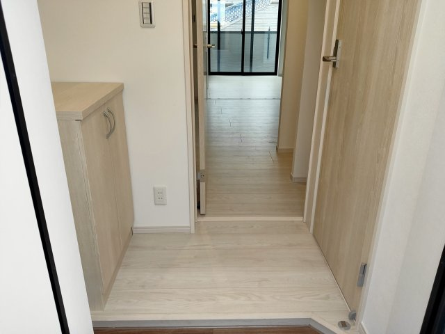 ARCADIAの玄関|写真は302号室のもの、同タイプです。