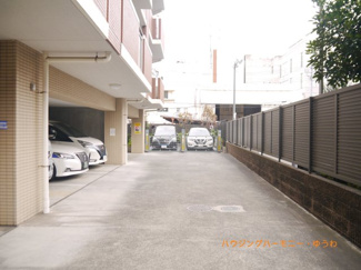 【駐車場】