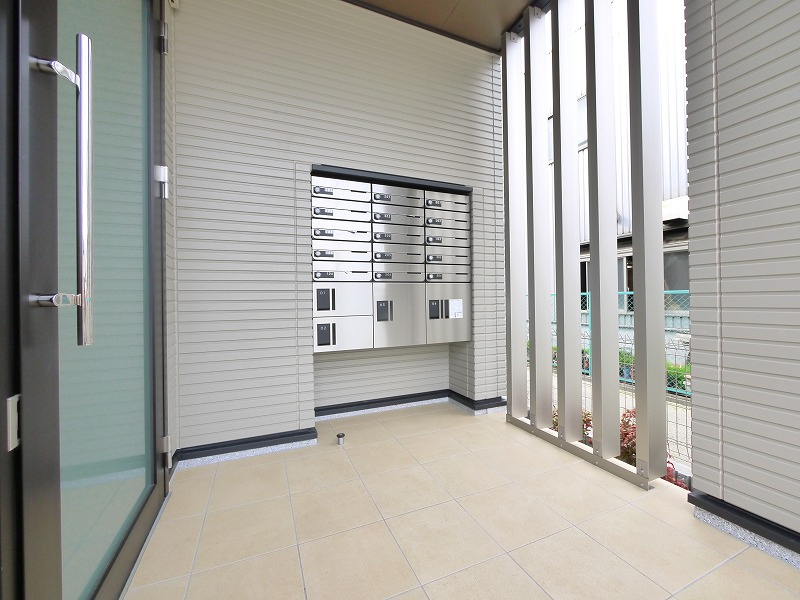 ＲＥＬＡ　ＦＯＲＴのエントランス|建物の内部です