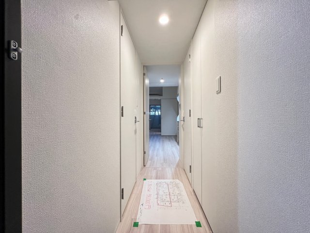 セレニテ難波リアンの玄関