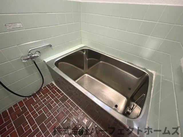 深野5丁目オーナーチェンジ戸建の浴室|コンパクトで使いやすいお風呂です