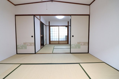 【寝室】 | 鈴木マンション | 落ち着いた色調の寝室です