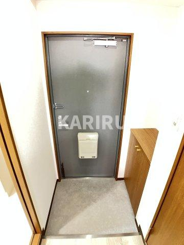 ハイツグランマークの玄関