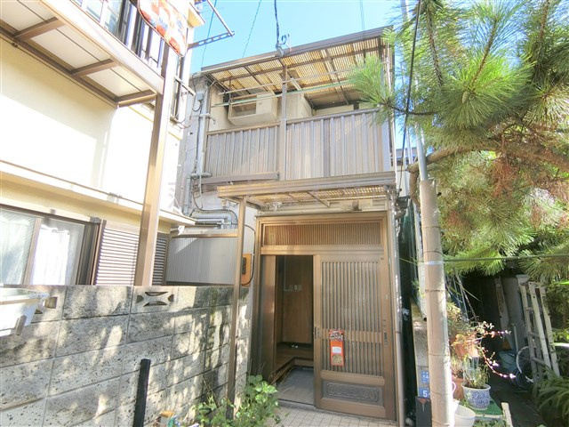 パラダイム梅屋敷の外観