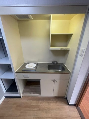 【キッチン】 | プレリュード東高宮 | 別号室の写真になります。現況優先。