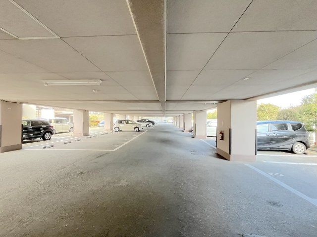 コアマンション博多南の駐車場