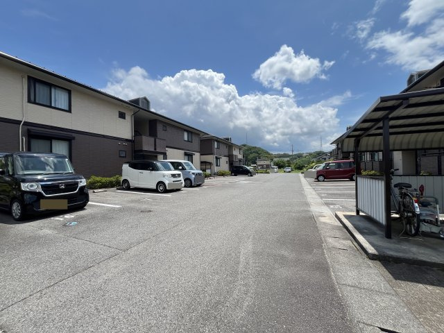エーデルハイムC棟の駐車場