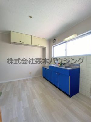 【居間・リビング】 | 　昌康マンション | 明るい居間です