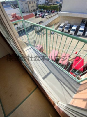 【バルコニー】 | 　昌康マンション | 開放的で明るい空間を演出してくれるバルコニーです