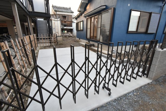 神足屋敷23-1貸家の駐車場|軽自動車位まで（前面道路が狭い為）