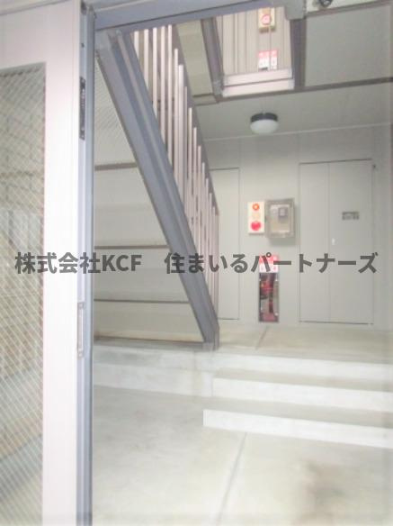 リーベA棟のエントランス|清潔なエントランスです