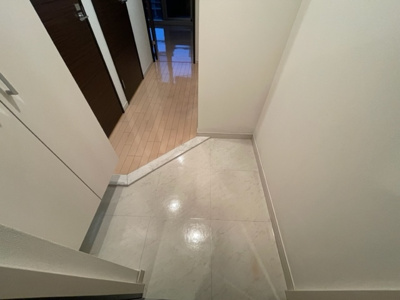 【玄関】 | エスライズ本町東