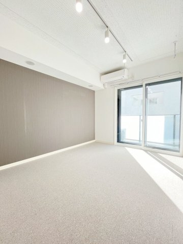 「防音マンション」Konomi Tokiwadaiの居間・リビング|防音室は防音床、防音壁、防音天井となっており、まさに楽器を演奏するためにつくられた24時間楽器演奏可能の防音室です