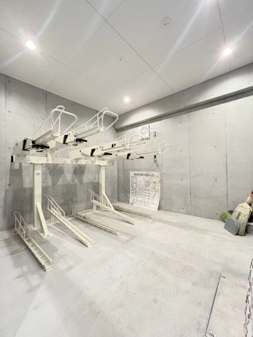 「防音マンション」Konomi Tokiwadaiのその他共用部分|屋内駐輪場スペースも有り