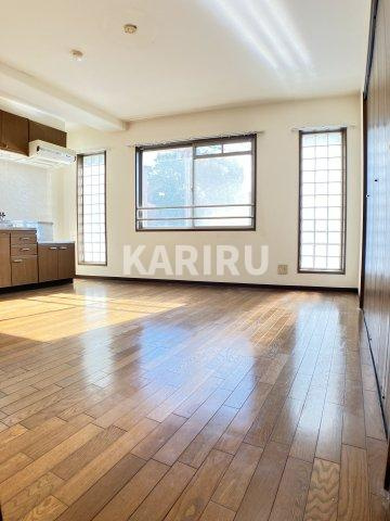 ＣＯＵＲＴＨＯＵＳＥの居間・リビング