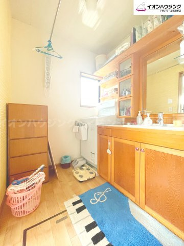 オリジナルの大きな洗面台で、朝の準備もバッチリです！