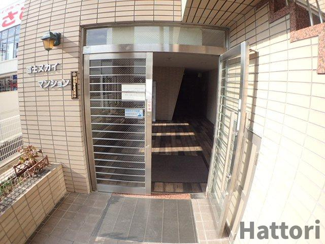 富士スカイマンションのエントランス