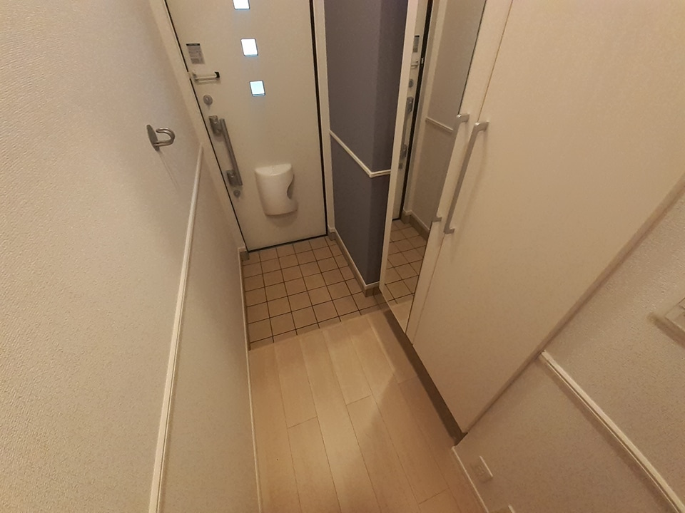イーストビレッジの玄関