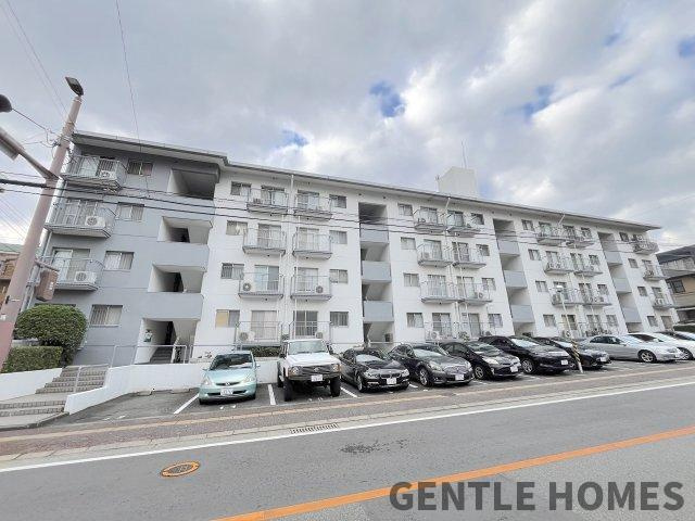 コープ野村平尾山荘の駐車場