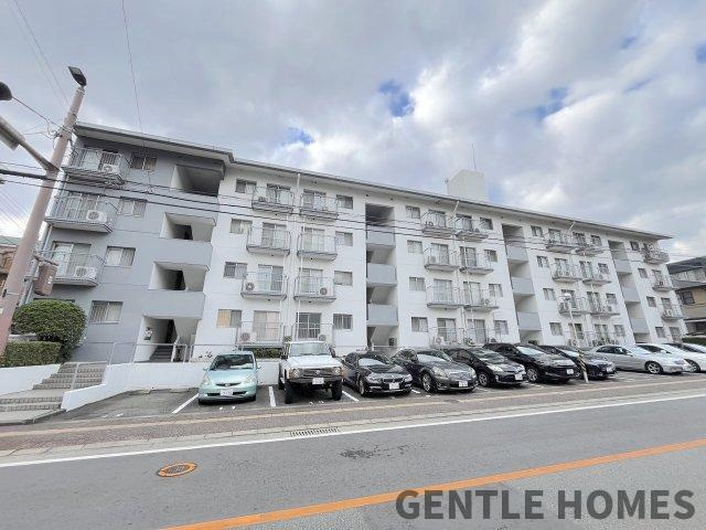 コープ野村平尾山荘の外観