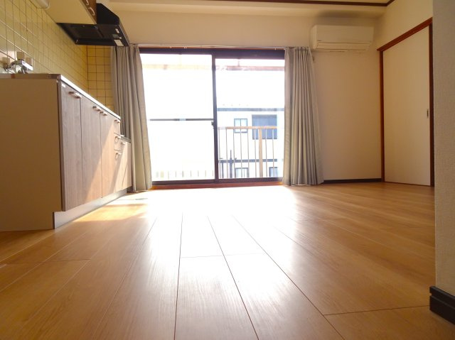 コーポ坂本の居間・リビング