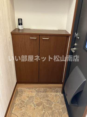 【玄関】 | アルバトロス空港通 Ｃ棟