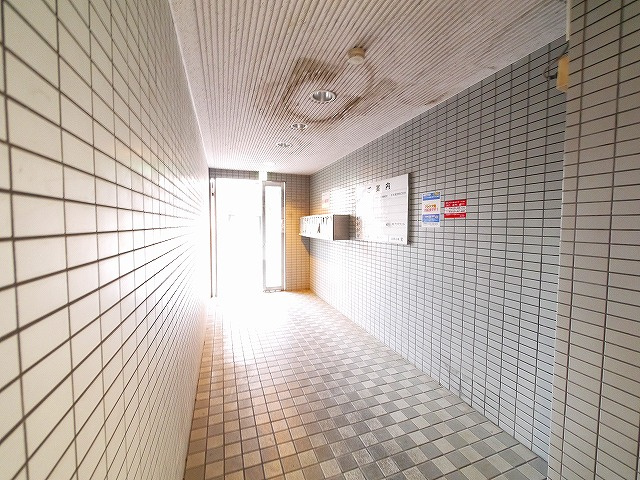 和田ビルのエントランス