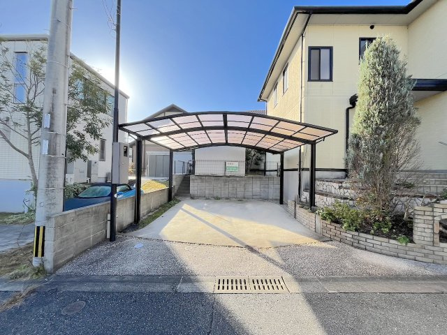 室見が丘３丁目戸建ての駐車場