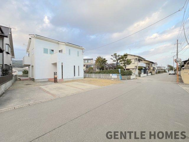 西隈１丁目 戸建ての前面道路含む現地写真