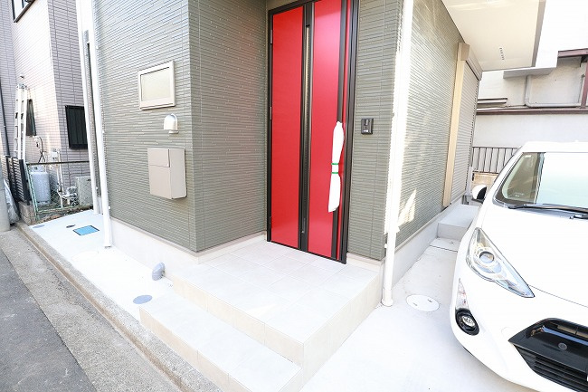 朝日町4丁目戸建のエントランス