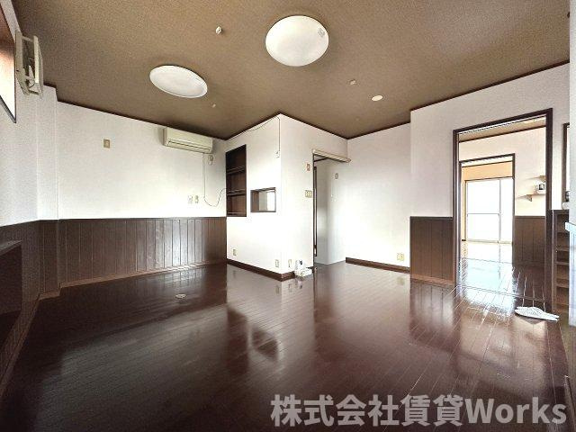 ラバーズハウス川内の居間・リビング|居間です