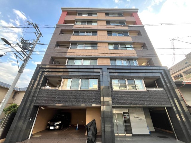 ７階建て最上階につき眺望良好☆北東角住戸☆室内丁寧にお使いの美室☆フェミネンス二条城北の外観|外観