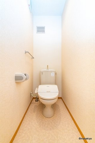 シャルル　アモリのトイレ