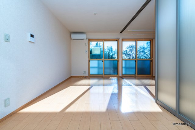 シャルル　アモリの居間・リビング