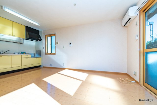 シャルル　アモリの居間・リビング